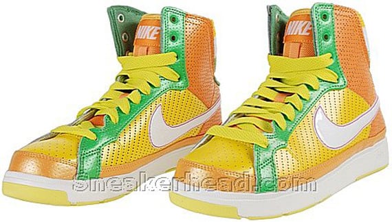 Nike Women's Air Troupe Mid SWT - Varsity Maize / White - Gold Amber - Hyper Verde