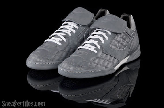 LIVESTRONG x Nike Zoom Tiempo City Pack