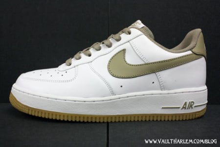 Nike Air Force 1 - White / Khaki - Gum