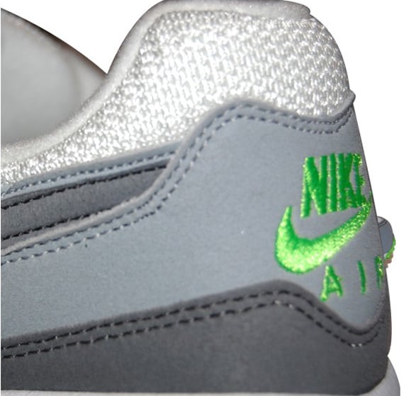 Nike Air Max Light - White / Flint Grey - Green