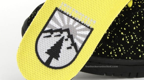 Nike Dunk High - Black / Volt - Yellow