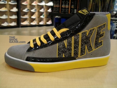 Nike Swooshless Blazer