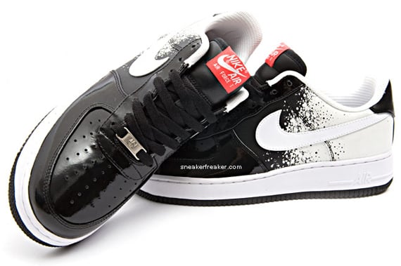 Nike Air Force 1 Tech Challenge - White / Black / Infrared