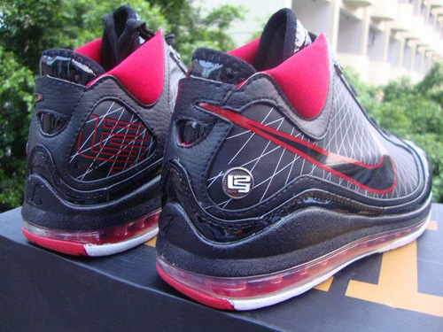 Nike Air Max LeBron 7 - Black / Red
