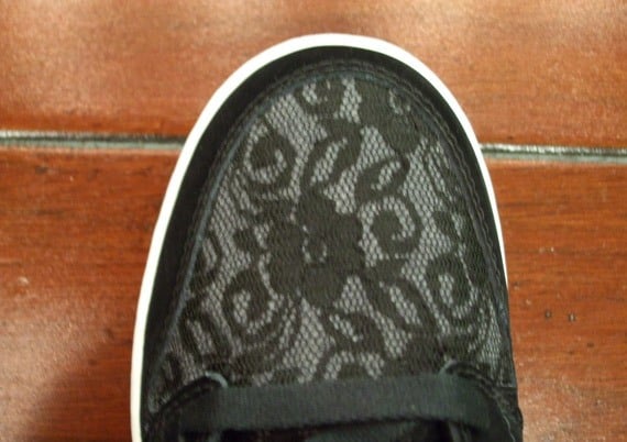 Air Jordan I (1) Retro High (Girls) - Black - Red Plum - White - August ‘09