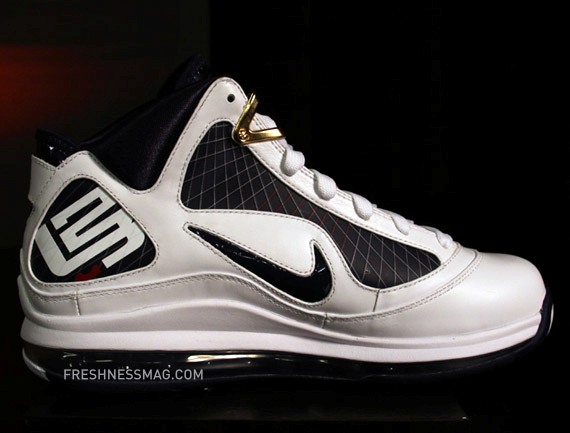 Nike Air Max LeBron - White/Navy/Gold