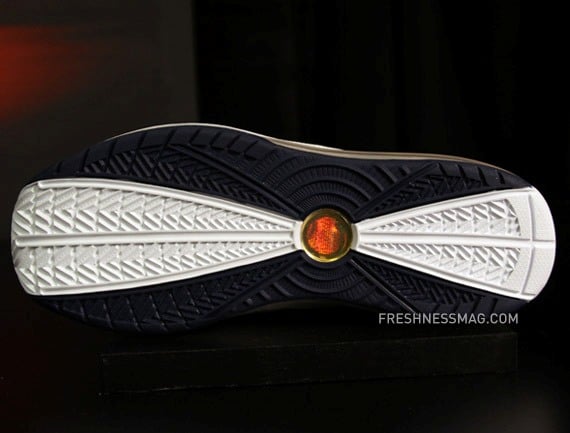 Nike Air Max LeBron - White/Navy/Gold