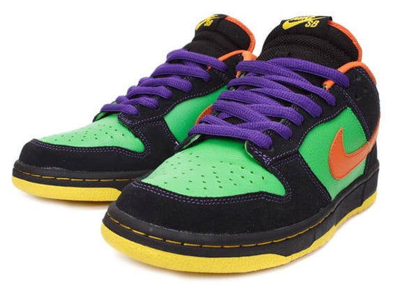 Nike SB Dunk Low Premium - Green Spark / Hoop Orange | SneakerFiles