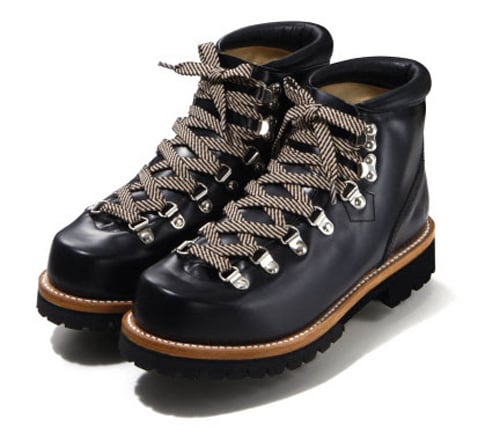 bape-mountain-soldier-boots-fw09-1
