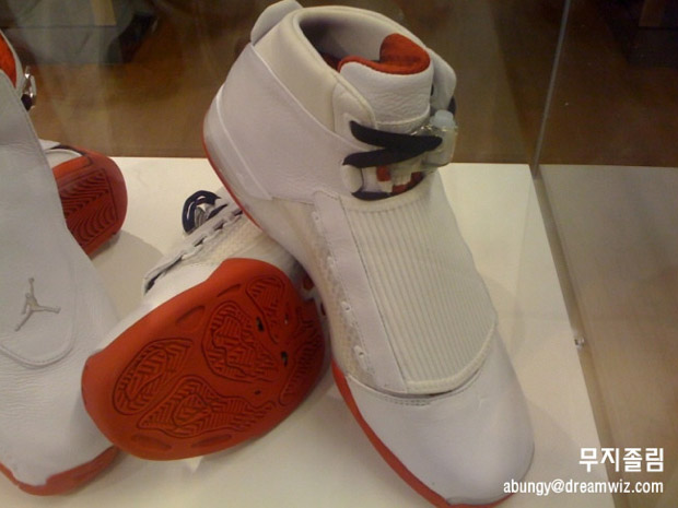 AJNikeTownDisplay16