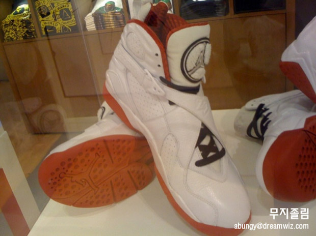 AJNikeTownDisplay7