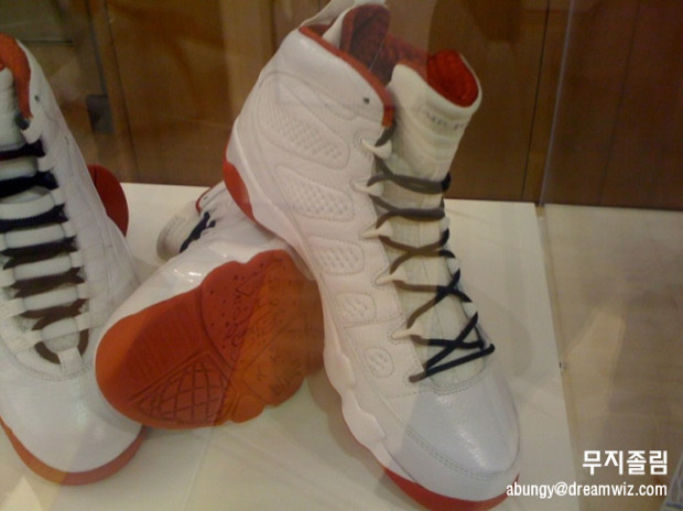 AJNikeTownDisplay8