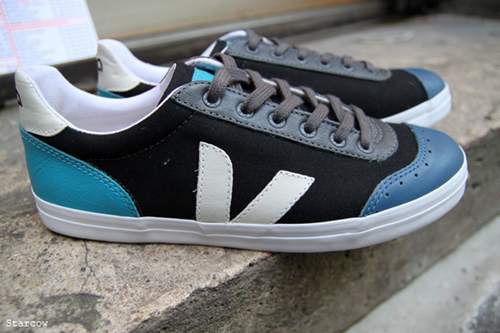 cyclope-veja-footwear-sneakers-tshirt-3