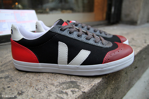 cyclope-veja-footwear-sneakers-tshirt-6