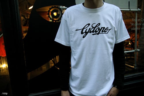 cyclope-veja-footwear-sneakers-tshirt-7