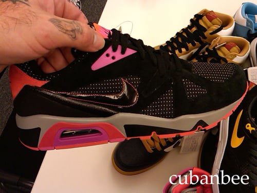 nike-air-structure-black-pink