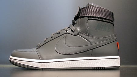 Nike Dynasty High LE Quickstrike - November 2009
