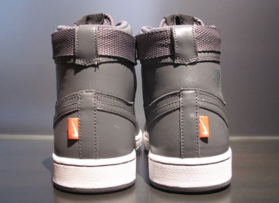 Nike Dynasty High LE Quickstrike - November 2009