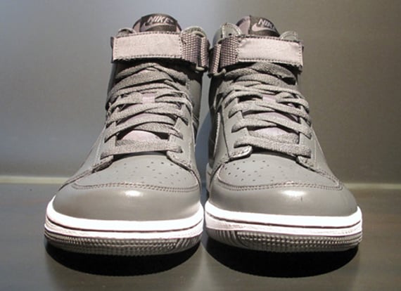 Nike Dynasty High LE Quickstrike - November 2009