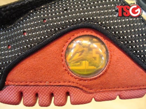 jordan-hydro-v-13-hologram