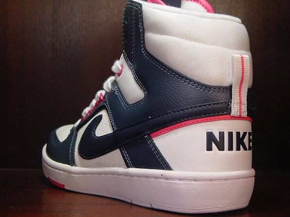 Nike Delta Lite Mid Women's - December 2009