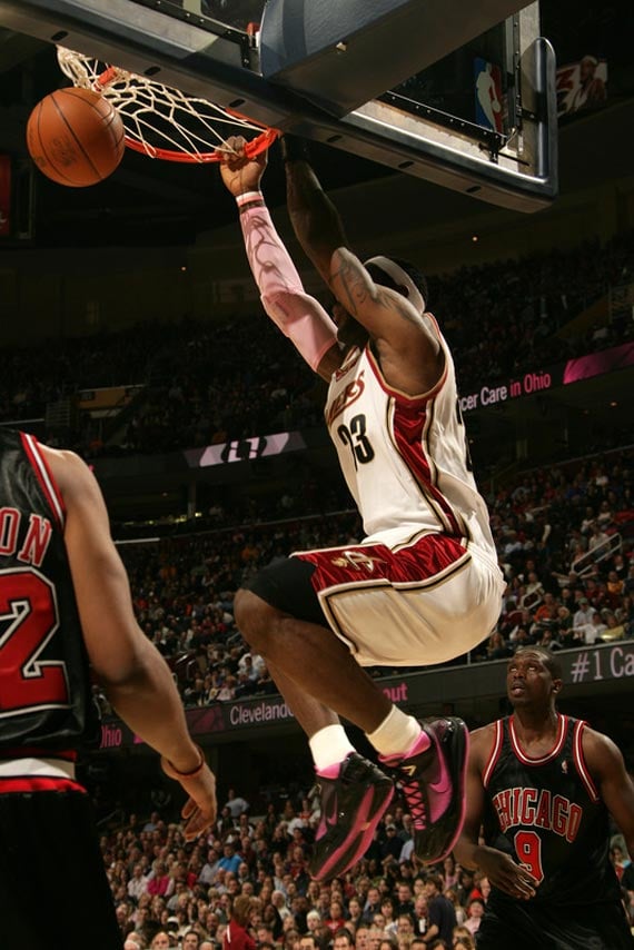 On Court: LBJ in Think Pink Nike Air Max LeBron VII