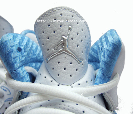Air Jordan Icons – White / University Blue