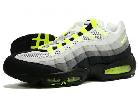 Air Max 95 Neon 2010 Release Available at Retail