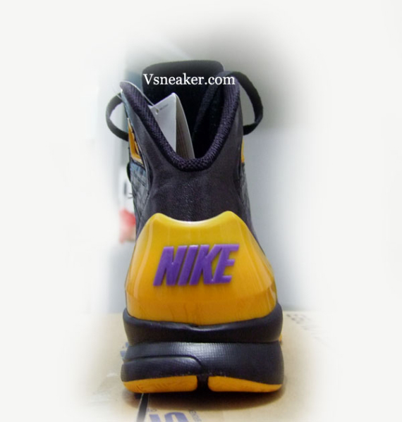 Nike Hyperdunk 2010 - L.A. Lakers Away