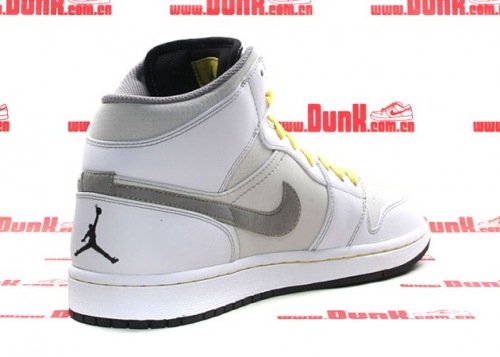 AJIPhatMediumGreyVibeYellow3