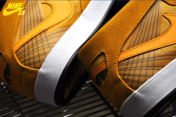 Nike SB Omar Salazar Pro Model -  Yellow Ochre / Del Sol