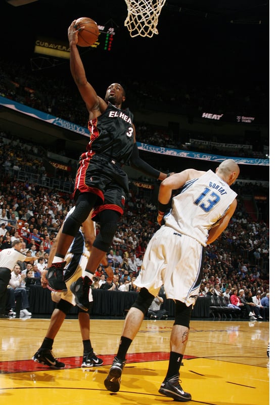 On Court: Air Jordan 2010 - Dwayne Wade "Home" & "Away" PEs