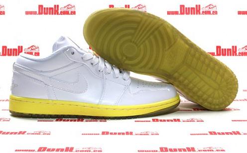 AJ1PhatLowYellow2
