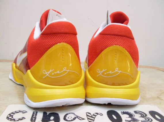 Nike Zoom Kobe V (5) Sample - Comet Red / White - Del Sol