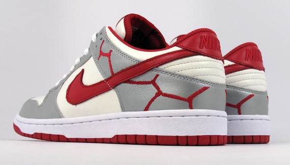 (PRODUCT) RED x Nike Dunk Low- SneakerFiles