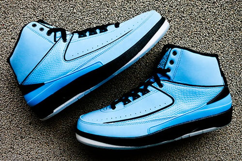 Air Jordan 2 Retro University Blue / Black