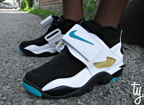 Nike Air Diamond Turf Black / White-Teal