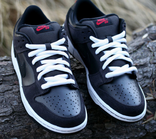 Nike SB Dunk Low - Dark Charcoal/Black