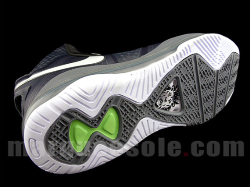 Nike LeBron VIII V2 - Black - Grey - Neon