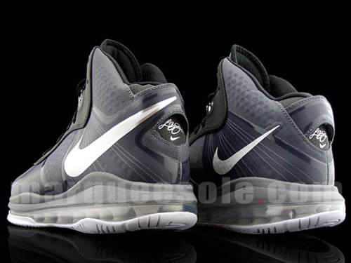 Nike LeBron VIII V2 - Black - Grey - Neon