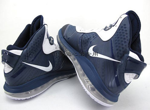 Nike Lebron 8 V.2 Navy/White - A Closer Look