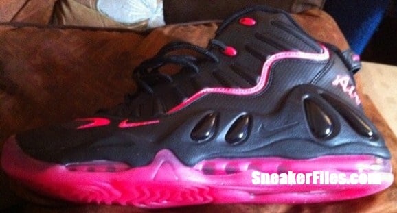 black and pink nike uptempo