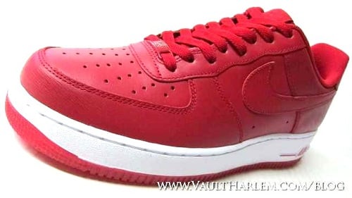 Nike Air Force 1 Low "Valentine's Day 2011" - A First Look