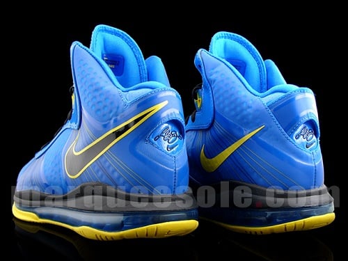 Nike Lebron 8 V2 "Entourage" - New Images