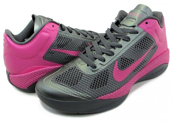 Nike-WMNS-Zoom-Hyperfuse-Low-'Think-Pink'-02