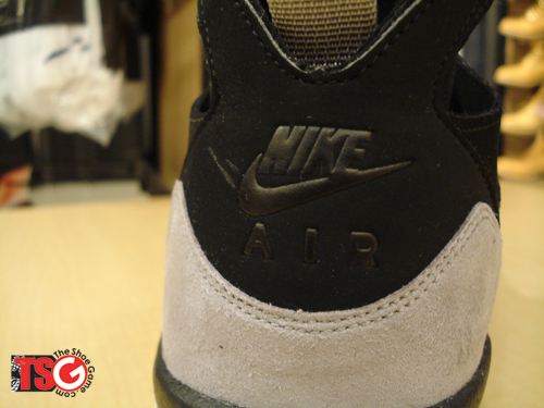 Nike Air Huarache Black/Grey Returns