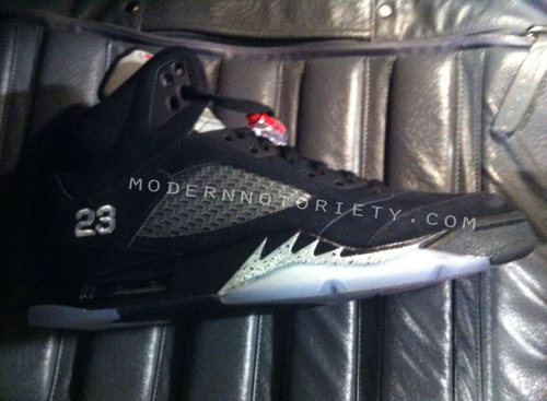 Air Jordan 5 Black/Metallic Silver – Preview