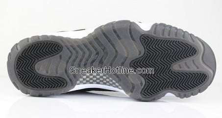 Air Jordan Retro XI (11) IE Low Black/Varsity Red-White - New Images