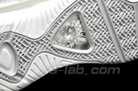 Nike-LeBron-8-V2-Low-Wolf-Grey-03