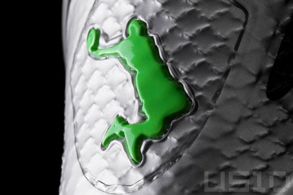 Nike-LeBron-8-P.S.-'Dunkman'-Detailed-Look-05